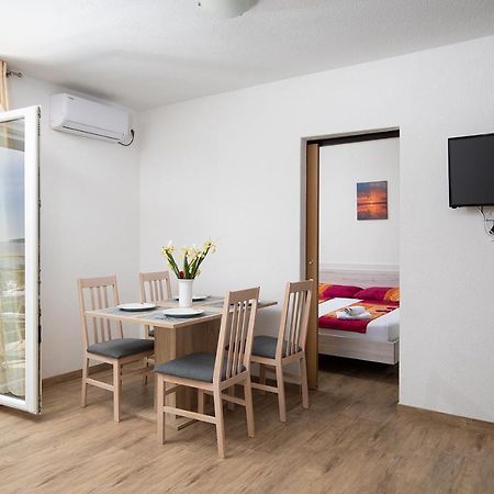 Apartmani Mirna Luka 波梅尔 外观 照片