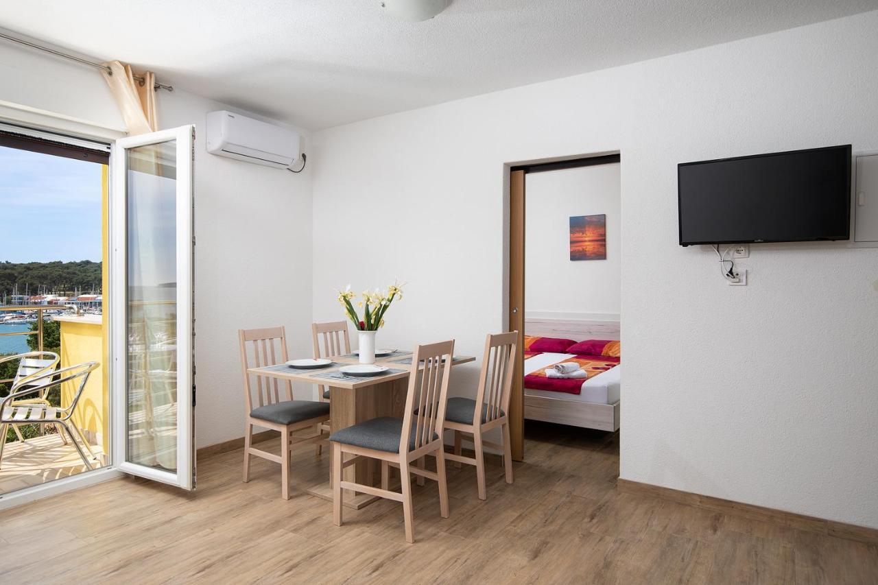 Apartmani Mirna Luka 波梅尔 外观 照片