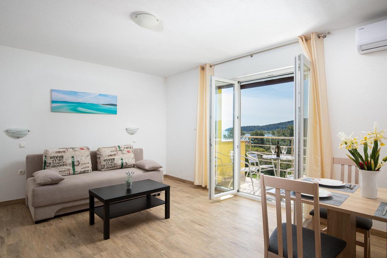 Apartmani Mirna Luka 波梅尔 外观 照片