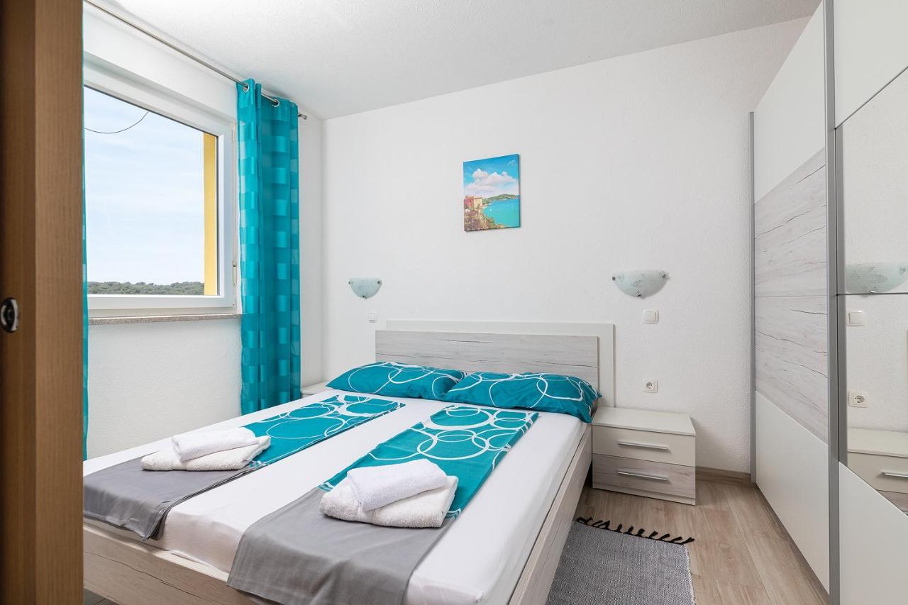 Apartmani Mirna Luka 波梅尔 外观 照片