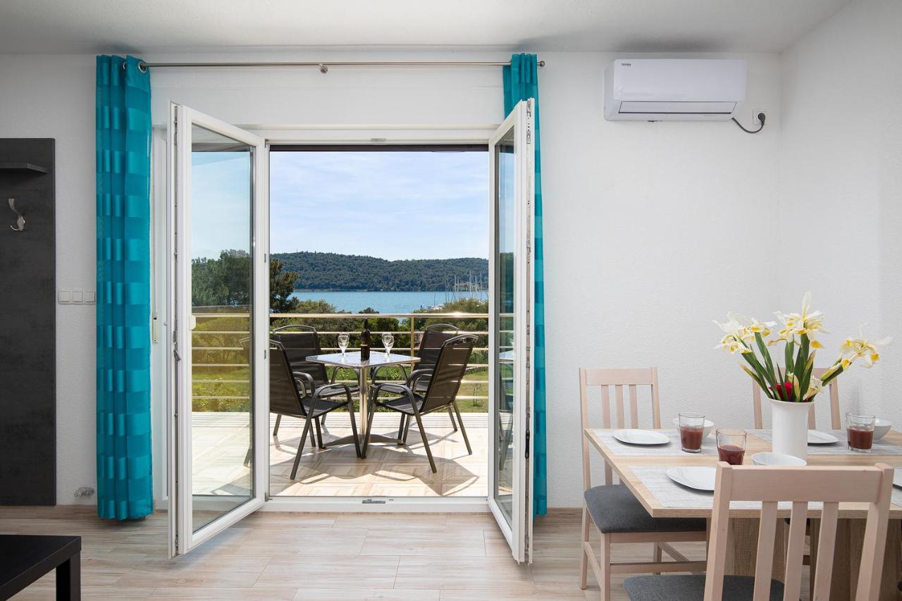 Apartmani Mirna Luka 波梅尔 外观 照片