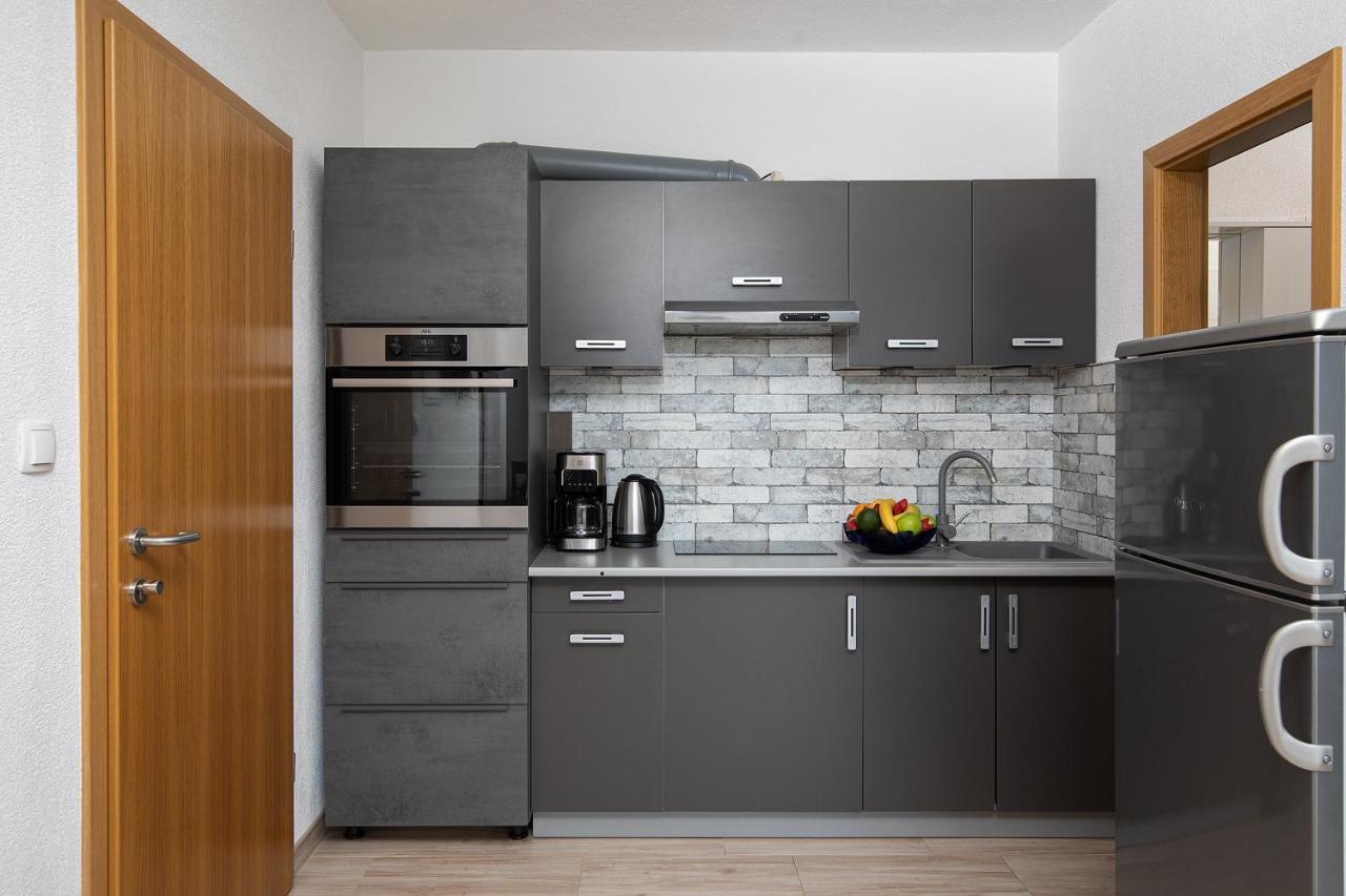 Apartmani Mirna Luka 波梅尔 外观 照片