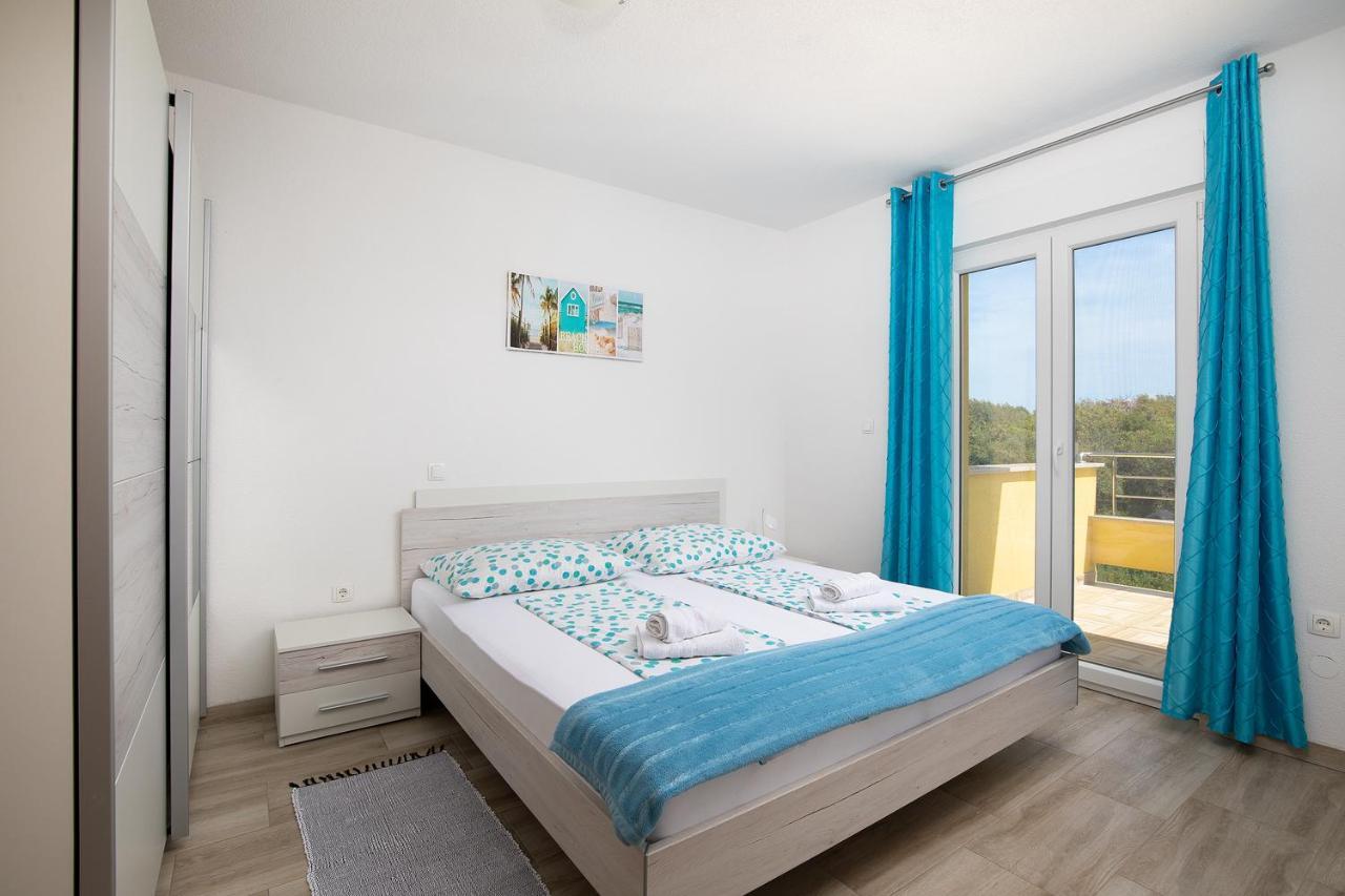 Apartmani Mirna Luka 波梅尔 外观 照片