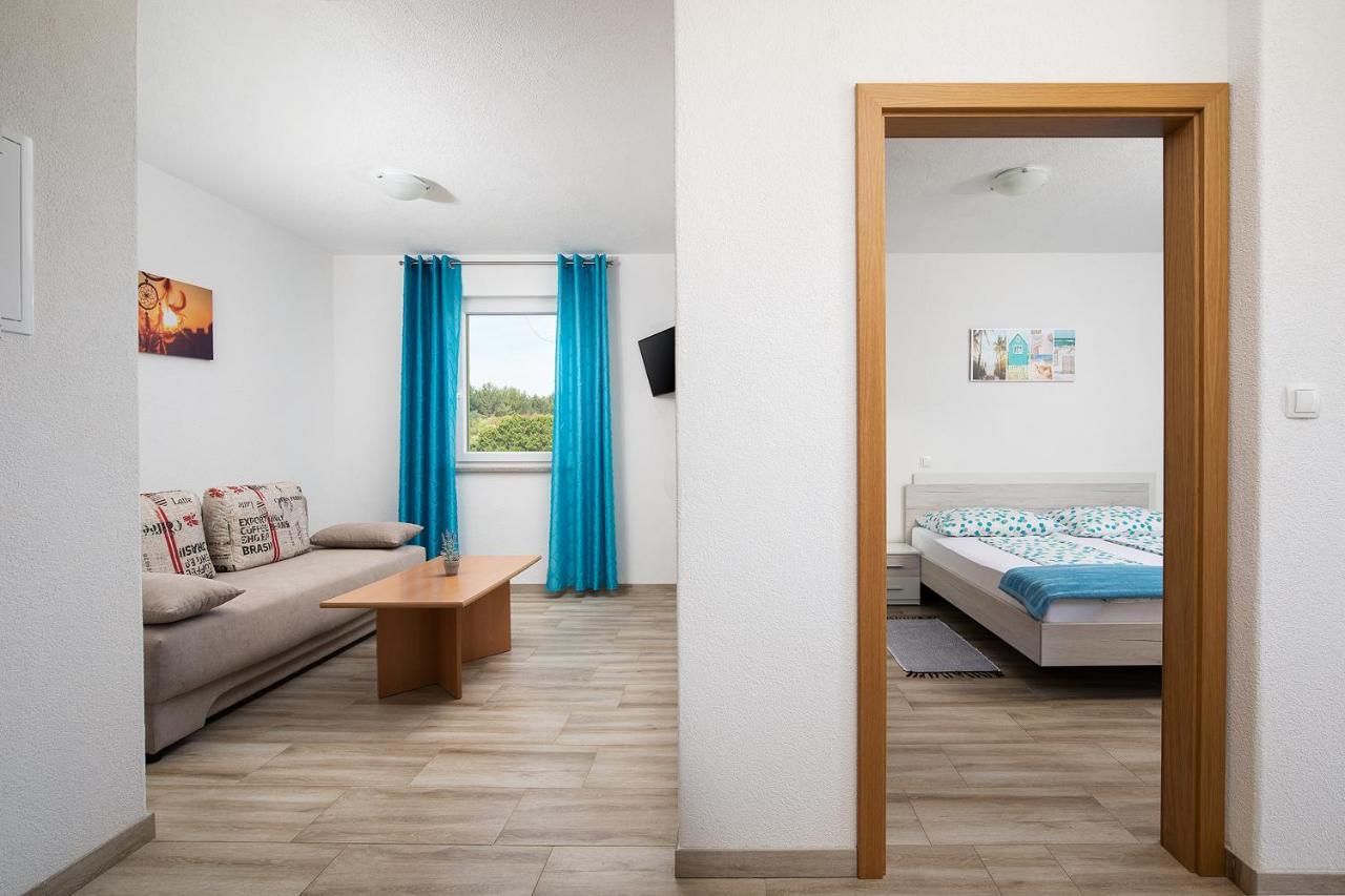Apartmani Mirna Luka 波梅尔 外观 照片