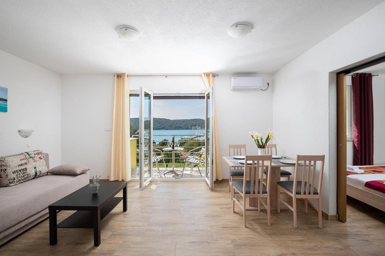 Apartmani Mirna Luka 波梅尔 外观 照片